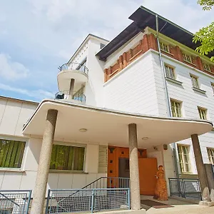 Saint Ignatius Retreat House *** Lublaň