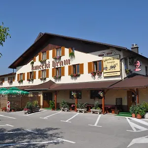 Kmecki Hram Laibach